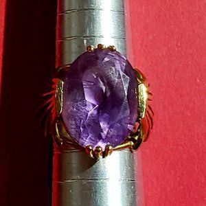 Vintage 10k gold Oval Amethyst 7caret  ring